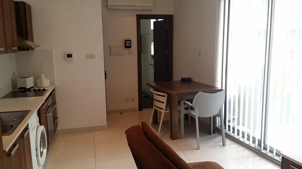 Paceville Montecarlo Apartments Сент Джулианс Номер фото